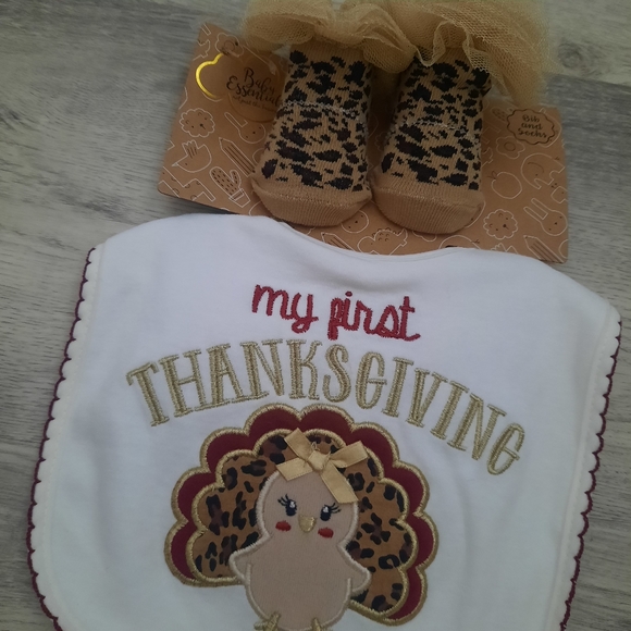 My First Thanksgiving Socks & Bib - Picture 2 of 3